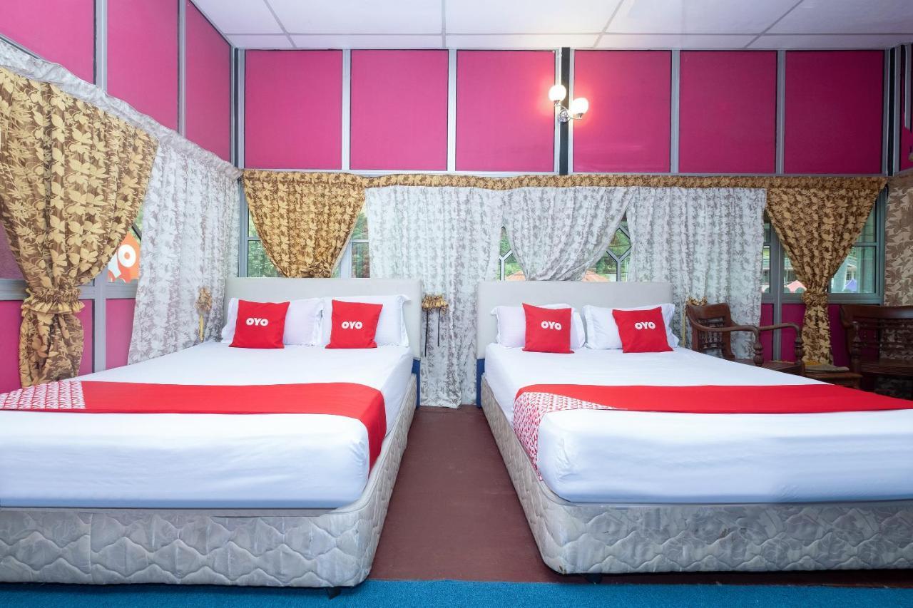 Oyo 89984 Noris Wang Homestay Lumut Exterior photo