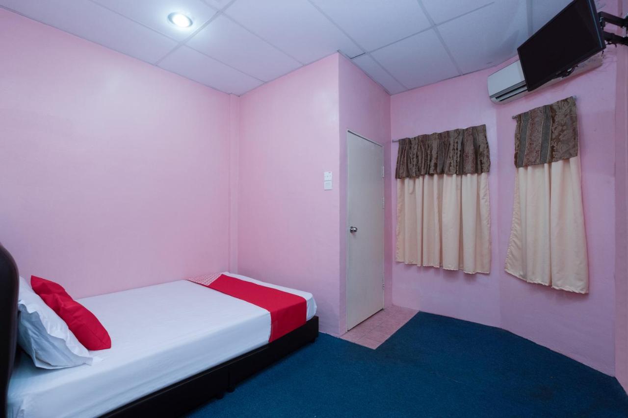 Oyo 89984 Noris Wang Homestay Lumut Exterior photo